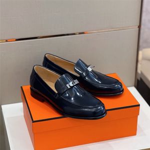 5aoriginal 12modell Nya män designer klänning skor bruna svarta lyxiga loafers tofsar handgjorda affärer solida runda tå slip-on skor för män med