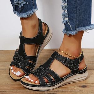 Stiefel Sandalen Frauenschuhe 2022 Sommer Neue offene Zehensandalen für Frauen Dicke Bodenschuhe Frauen Casual hohlige Sandalen Plattform Schuhe