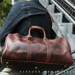 Geunine Leder Vintage Herren -Handgepäck -Tasche mit großer Kapazität Single Schulter Boten Boston Bag für 17 Zoll Laptop 231221