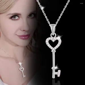 Pendanthalsband Kioozol Classic Crystal Heart Key Neck -kedjor Halsband för kvinnor Rose Gold Silver Color Choker Kvinna 065 KO6