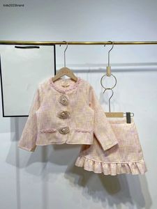 ニューキッズデザイナーの服秋の女の子ドレススーツサイズ110-160パールフラワーボタン装飾カーディガンとレーススカートdec10