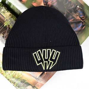 Designer clássico Capéu de balde outono inverno estilo quente chapéus de gorro de homens e mulheres MOTH