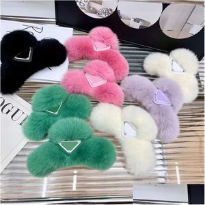 Hårklämmor Barrettes Hårklipp Barrettes Fluffy Designer Women Luxurys Hairpins Fuzzy Letters Claw Cloz Furry Winter Warm Pin Desi Otamx