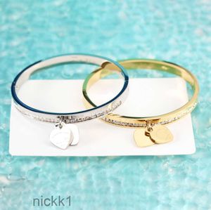 Popularluxury Designers Bracelet Gold Bracelet for Women Love Jewelry Stamp Engraving Letter Fashion Elegant Gift Birthday S5PP