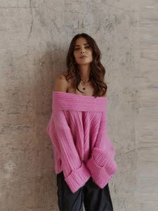 Женские свитеры элегантная розовая шерная шейка вязаная пуловер для женщин сексуально с плеча с широким рукавом джампер 2024 шикарные дамы пригородные