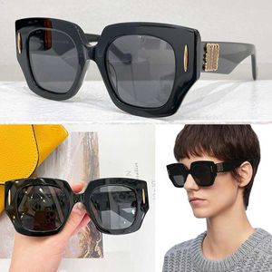 24SS مصمم أزياء أسيتات نسائي نظارات شمسية LW40128I أسود إطار مربع العدسة الأزياء نظارات شمسية ريتور