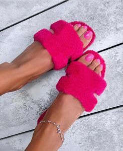 Moda feminina Slides de tosquinas de lisadas planas Designer Sandálias de borracha de pêlo de pêlo de luxo de pães causais