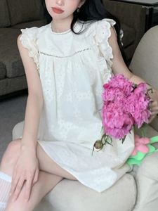 Sukienki swobodne Summer Floral Cute Dress Women Designer Hook Flower Hollow Fit Mini Korean Fashion Lose Holiday 2023