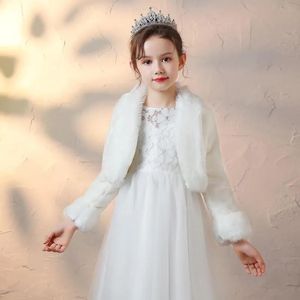 Poncho Winter Girls Wedding Kurtka weselna Faux Furt Warm Party Płaszcz Fashion Formal Girls Ubrania