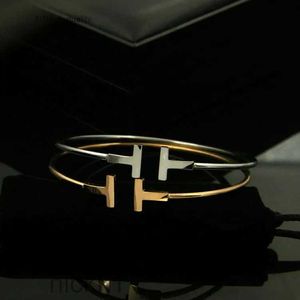 Pulsera mujer ny lyxkvalitet mode kvinnliga smycken rostfritt stål öppen manschett dubbel t armband armband guld silver rose hi241s1959 kiwz