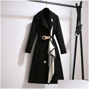 Женские траншеи COAT