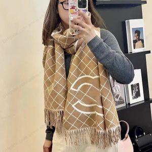 2024 Designer Sconhas Fashion Luxo Cashmere Shawl Mulheres longas inverno wram pashmina hijab com tamel bufanda stouard getes designer lenços para inverno