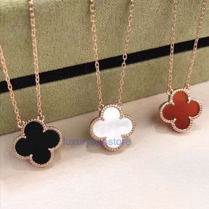 Van Clover Necklace Fashion Four Leaf Clover Necklace Ladies 18K Rose Gold Chain Gold Cindant Luce Luxury Design di fascia alta con scatola di fascia alta