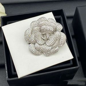 Exquisite rose Pins Brooches Luxury advanced sense of blooming roses fashion designer brooches 3 colors Valentine's Day Christmas bridal gifts pins