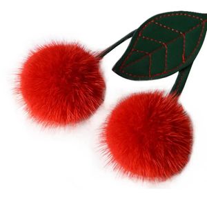 Äkta Mink Fur Keychain Fruit Cherry Pompom Ball Bag Charm Fluffy Green Leaf ryggsäck Pendant Tillbehör 231222