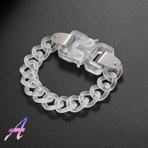 Chokers Alyx 9SM transparente Bracelete acrílica Função Industrial Wind Titanium Steel Metal Safety BraceLetchekers272a