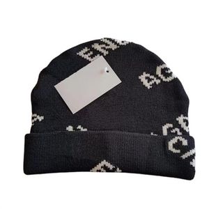 2024 Ny lyxig beanie unisex höst vinter mössor stickad hatt för män och kvinnliga hattar klassisk sportskalle mössor damer casual utomhus varm mössa h-3