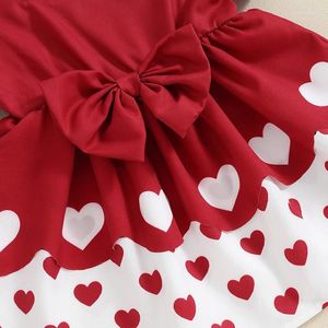 Abiti da ragazza bambina vestito estivo Abito a forma di cuore a forma di traversa per bambini a maniche corte a manicotto corto per bambini vestiti per matrimoni Valentine.