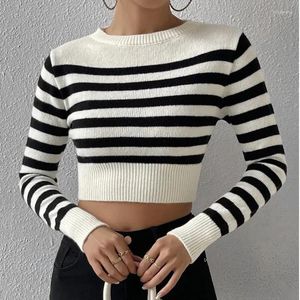 Женские свитеры пуловки свитера Bow Kintted Женщины O-образные полосатые зимние джемпер Y2K Black Crop Top Crochet Loak Streetwear