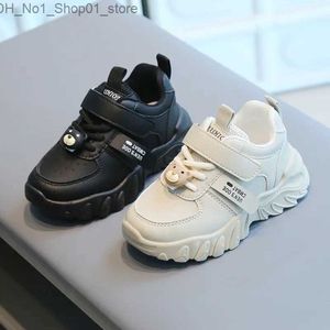 Athletic Outdoor Autumn New Tennis Shoes for Toddlers Girls Fashion Causal Non-slip School Versatile Black Boy Children's Sneakers with Cute Bear Q231222