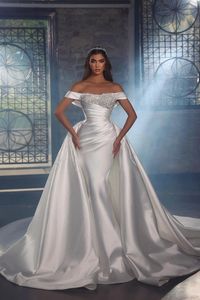 Snygg sjöjungfru bröllopsklänning från axel ärmlös satin golvlängd avtagbar tåg brudklänningar plus storlek vestido de novia