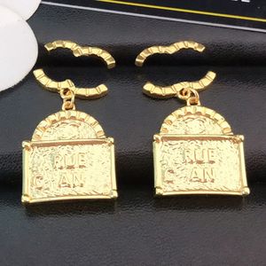 Fascino Orecchini con lettera di design superiore Orecchini di perle Orecchini con diamanti Orecchini di lusso Regalo d'amore Placcato in oro 18 carati Gioielli da sposa di marca all'ingrosso