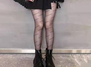 女性用のファッションブラックストッキングレタープリントアンダーウェアセクシーなストッキング夏のトレンディレディソックス靴下ハイウエストフィッシュネットpantyh1187571