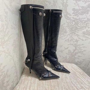 Designe Cagole Lambskin Leather Hine-High Boots Stud Backle装飾されたサイドジップシュー