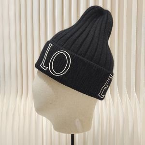 Beanie designer beanie Luxury designer beanie Solid color letter design cap Fashion hat temperament with Winter warm cap Tightly knitted thick soft and comfortable