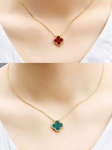 Pendant Four Leaf Clover Necklace Cleefs Halsband Designer för kvinnor smycken Sier Green Z5M0# AA