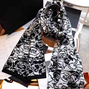 Designer Scarf For Women Flower Pattern Cashmere Scarf Designers Shawl Classic Plaid fransed Scarf Winter Wool Fashion Warm Trendry Mixed Classic Size 180cm*30cm