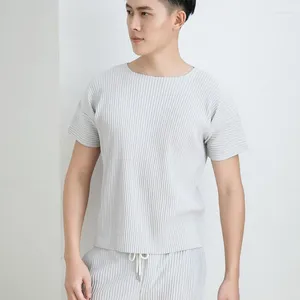 Magliette da uomo miyake pieghetta 2023 primavera e estate sciolte sport t-shirt a mezza manica