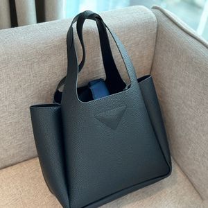 Tote çanta tasarımcı çanta bayanlar klasik mektup çanta PU iç boşluk büyük kapasiteli alışveriş çantaları moda mektup tote