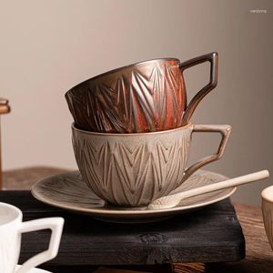 Кружки винтажные керамические кофейные чашки набор изысканные латте -водяные чашки домашние послеобеденные чайные пластины лотки фарфоровые наборы подарок