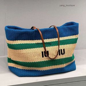 Tragetasche aus Stroh, Sommer, Strand, Reisen, Einkaufen, Handtaschen, Designer-Tasche, Korb, ausgehöhlt, gewebt, mit Buchstaben, Schulter, heiß, große Kapazität, Ledergriff, lässige Urlaubs-Geldbörse