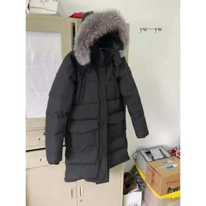 Mooss Knuckles Męskie Parkas Canada Jacket Coats High Fur Fur Canadian Woman 06 Style White and Black Duck Winter Hot Sprzedaż 1836