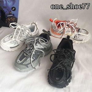 Erkekler Günlük Spor Ayakkabıları Moda Track Spor Sneaker Bej Geri Dönüşümlü Örgü Naylon Spor Ayakkabılar En İyi Tasarımcı Çiftler Platform Koşucular Trainers Tay