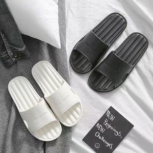 Тапочки летние мужчины женщины в помещении Eva Cool Soft Bond Sandals Trend Trend Luxury Slides Дизайнерские легкие пляжные туфли домашние тапочки J0DC#
