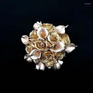 Fiori del matrimonio 2023 Collezione Whitney Bouquet Golden Roses Gold Calla Lilies Weedings Shiny Events AccessOires de Mariage