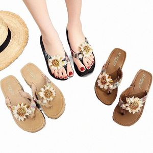 2022 lattina sotto l'acqua Nuove pantofole da spiaggia Scarpe da donna Cool Summer Fashion Seaside Anti-slip con tacco alto all'esterno indossando una sola suola i09e#