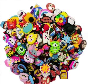 Cartoon Accessoires PVC Weiches Gummi Material süß und lustige Lochschuhe abtrennbare Schuhblütenschnallen DIY Drop Lieferung OTGBT