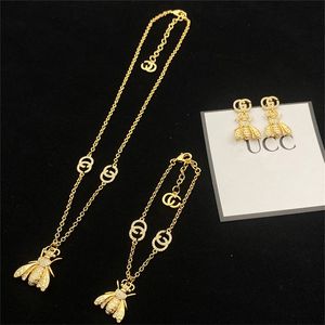 Luxury Designer Bees Diamond Necklace Bracelets Elegant Fashion G Letters Womens Necklaces Earrings Exquisite Designer Jewelry Set Accessories With Box