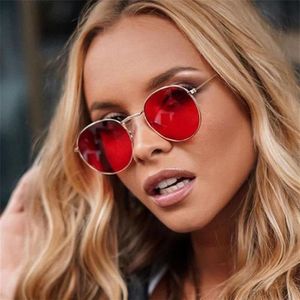 Óculos de sol Summer Red Round Round feminino lente colorido Pequenos óculos de sol clássicos Soas de círculo vintage para homens UV400 OCULOS220M