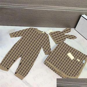 Rompers Rompers 2023 Newborn Baby Hats Blankets Designer Letter Girls Boys Jumpsuits Onesies Kids Clothing Birthday Gifts Drop Delivery Ma