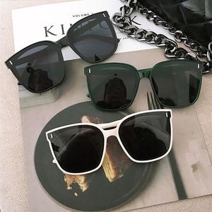 Star Fashion Women Designer Sunglasses female ins glasses men UV400 Trend Accessories Suitable for All Face Shapesdriving Korean v187y