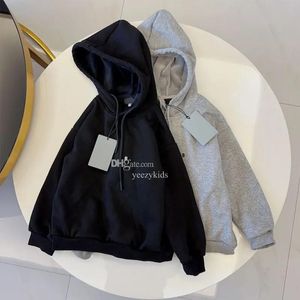 Sweatshirts Toddler Hoodies Çocuk Tasarımcısı Bebek Sweatshirt Erkek Kız Çocuklar Kazak Moda Kapşonlu Balenca Hoody Spring Sıras Çakçılık Clas