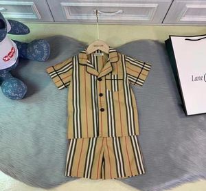 服セットベイビーボーイの服セット幼児の夏のドレスファッション衣装