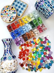 1x1cm 600pcs Mosaikfliesen gemischte Farbe Mosaikglas Stücke für Home Decoration Glass Kit Mosaikglas Stücke für Handwerk 231222