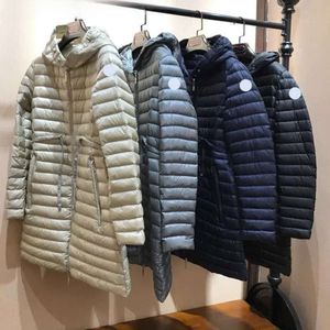 여자 다운 파카스 디자이너 Long Down Jackets 프랑스 브랜드 레이스 업 후드 겨울 재킷 자수 편지 완장 thin and light123