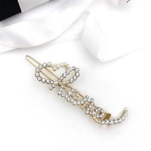 Kvinnors hårklipp Luxur Designer Jewelry Hairpin Diamond Clips Pearl Letter Hair Clip Pins Headdress Metal Clips For Bride Pannband307S